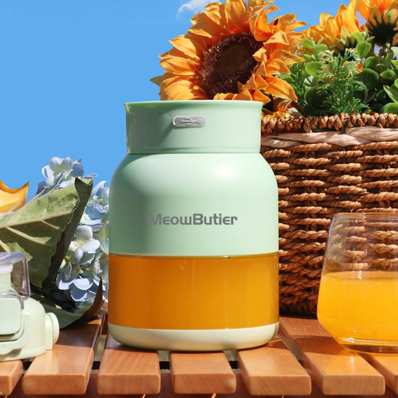 Portable USB Blender - Compact, Powerful Blades, Rechargeable Battery & Easy to Clean