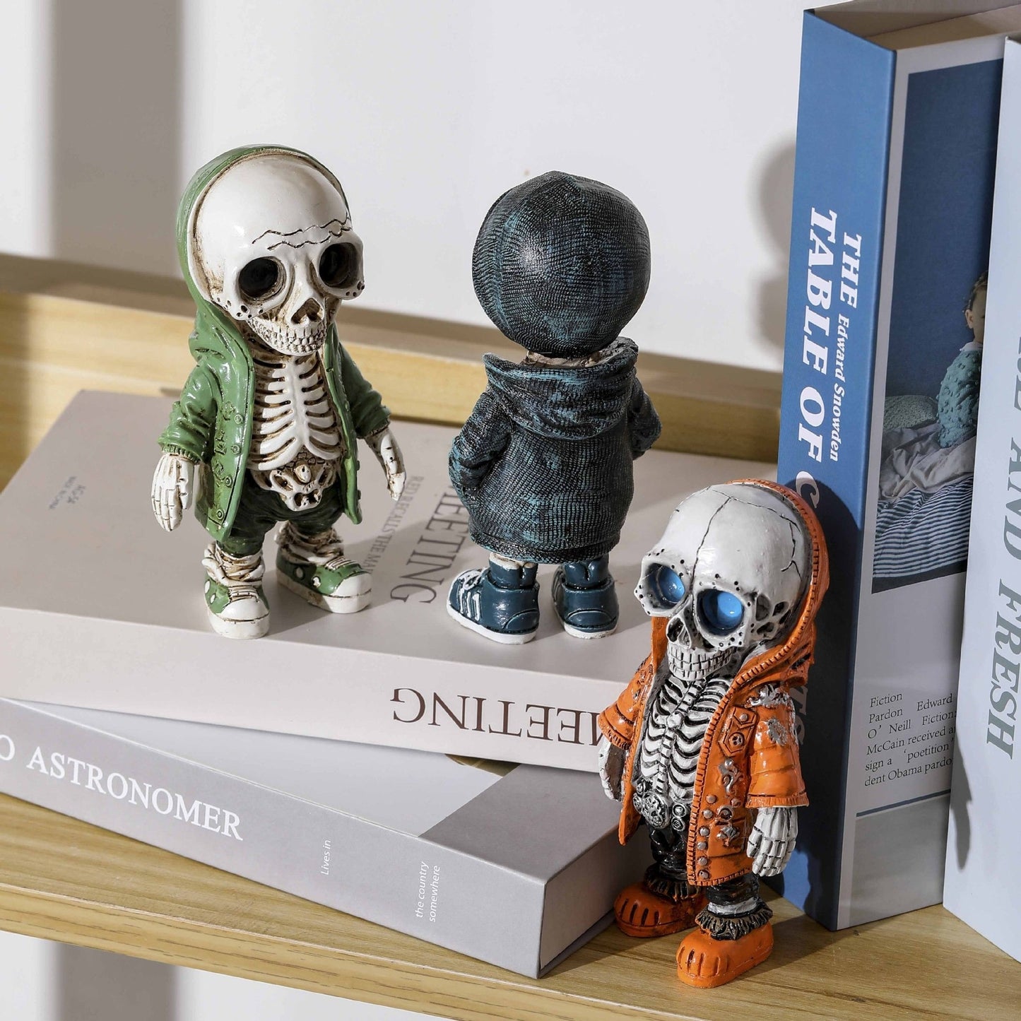 Hand-Painted Skeleton Doll Resin Craft - Unique Halloween Decoration & Gift Idea